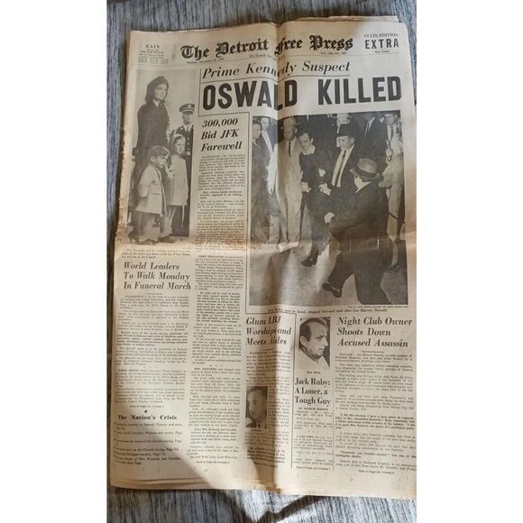 PRESIDENT SLAIN News papers from November 23,25,,26,27 1963 KENNEDY ASS. - Picture 4 of 14